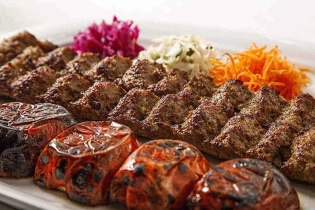 راز خوشمزه‌ترین کباب‌ها: از انتخاب گوشت تا پخت حرفه‌ای